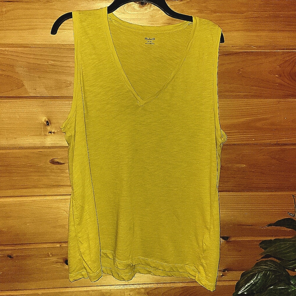 💰⏳️Madewell Size XL V Neck Tank in Mustard Yellow Excellent Preloved Condition